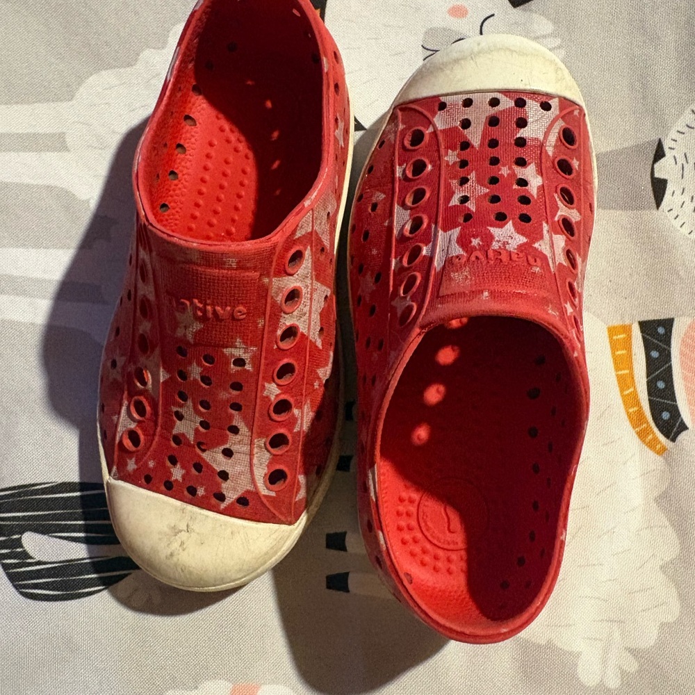 Native Kids Red and White Star Shoes